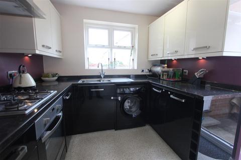 3 bedroom detached house to rent, Tayport Close, Darlington