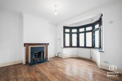 3 bedroom semi-detached house for sale, Beehive Lane, Redbridge