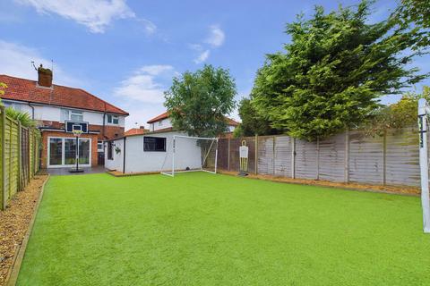 3 bedroom semi-detached house for sale, Morland Avenue, Worthing, BN14 8PX