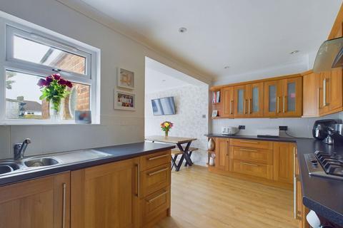 3 bedroom semi-detached house for sale, Morland Avenue, Worthing, BN14 8PX