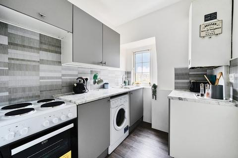 2 bedroom flat for sale, Wide Lane, Hampshire SO18