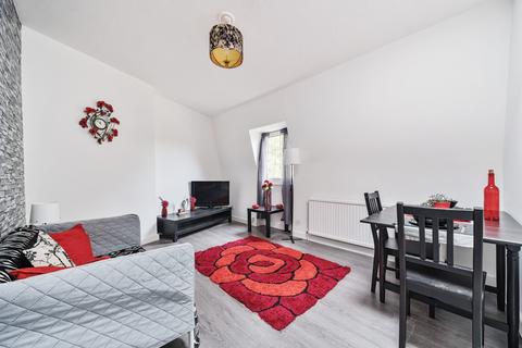 2 bedroom flat for sale, Wide Lane, Hampshire SO18