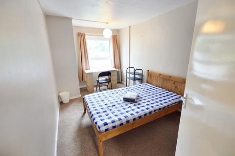 3 bedroom flat to rent, Winnall Manor Road, Braxton House Winnall Manor Road, SO23