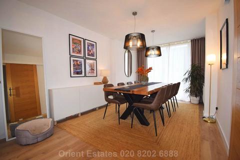 3 bedroom end of terrace house for sale, Brent Park Road, London