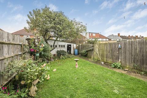 3 bedroom terraced house for sale, Victoria Avenue, Hounslow, TW3