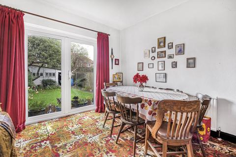 3 bedroom terraced house for sale, Victoria Avenue, Hounslow, TW3