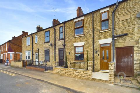 3 bedroom terraced house to rent, Finedon Road, Kettering NN15