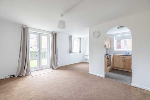 2 bedroom apartment for sale, Knowles Close, West Drayton UB7