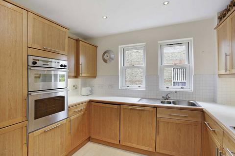 2 bedroom flat to rent, Lingfield Road, Wimbledon