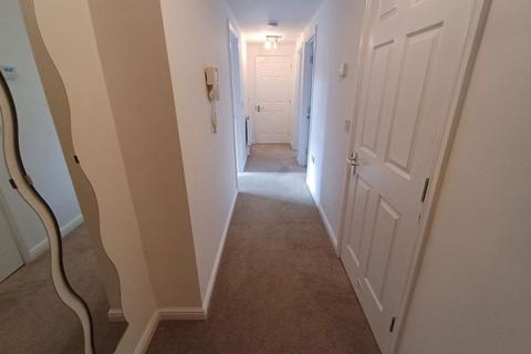 2 bedroom apartment to rent, 32 Lostock Rd, H/f, SK9 3PZ