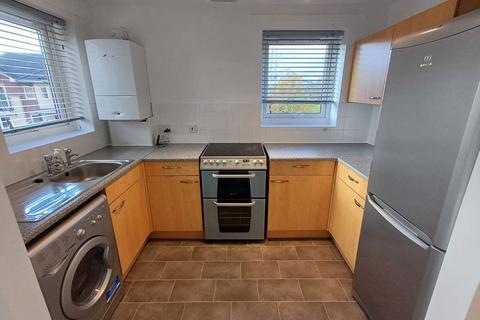 2 bedroom apartment to rent, 32 Lostock Rd, H/f, SK9 3PZ