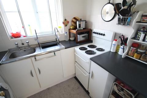 Studio to rent, River Meads, Stanstead Abbotts