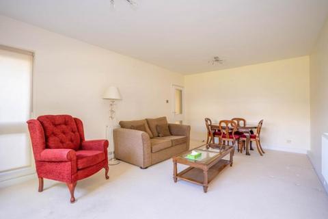 2 bedroom apartment to rent, Frinton Court, Hardwick Green, W13 8DW