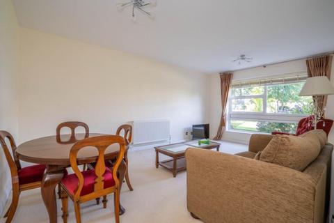 2 bedroom apartment to rent, Frinton Court, Hardwick Green, W13 8DW