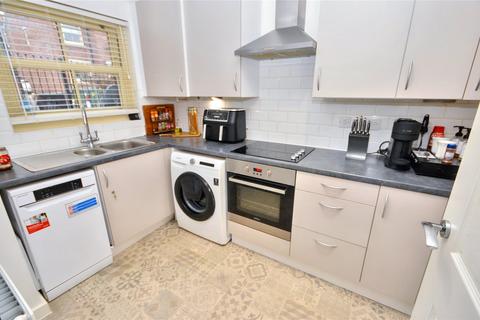 2 bedroom semi-detached house for sale, Oak Park Lane, Leeds, West Yorkshire