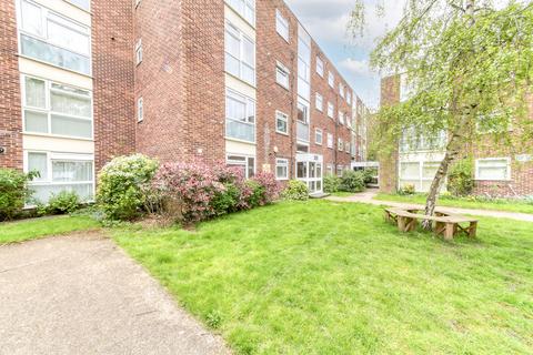 28 Azalea Close, London, W7 3QA