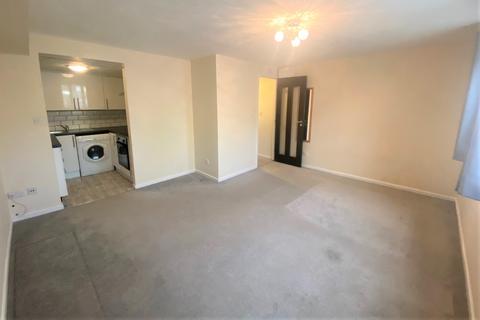 Studio to rent, Langshott, Horley RH6