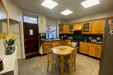 3 bedroom terraced house for sale, 280 Fields New Road, Chadderton