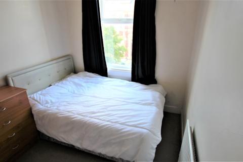 3 bedroom flat to rent, Doncaster Road, Newcastle upon Tyne NE2