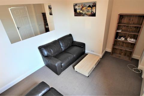 3 bedroom flat to rent, Doncaster Road, Newcastle upon Tyne NE2