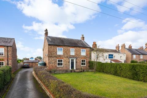 4 bedroom detached house to rent, Main Street, Huby, York