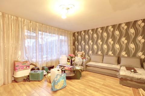 2 Lime Close, South Ockendon, RM15 6NW
