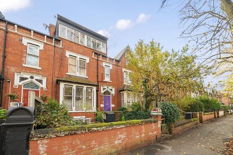 5 bedroom terraced house for sale, Harehills Avenue, Leeds, LS8