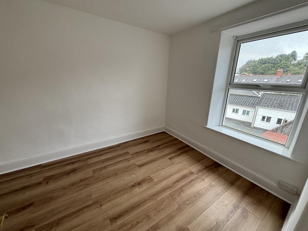 Bedroom 2 (rear)