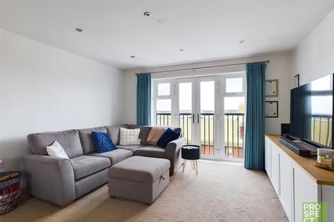 2 bedroom apartment for sale, Henlow Place, Farnborough, Hampshire, GU14