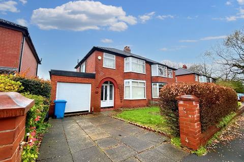 3 bedroom semi-detached house to rent, Duchy Avenue, Manchester M28