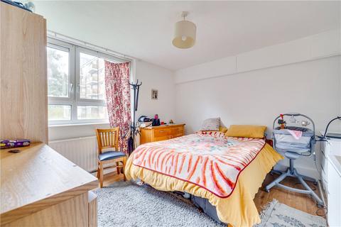 1 Winterfold Close, London, SW19 6LE