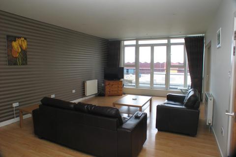 3 bedroom flat to rent, Glasgow Harbour Terrace, Glasgow, G11