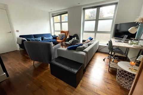 2 bedroom flat to rent, Kay Street, London E2