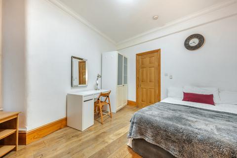 3 bedroom flat to rent, Cockspur Street, London