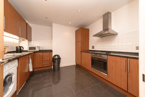 3 bedroom flat to rent, Yeoman Street, London