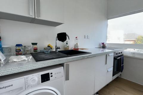 Studio to rent, Cricklewood Broadway, Cricklewood, NW2