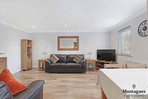 Flat 3, Alexander Court Crows Road, Epping, CM16 5DA