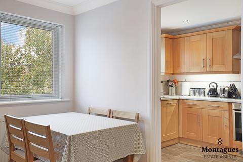Flat 3, Alexander Court Crows Road, Epping, CM16 5DA