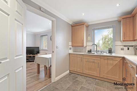 Flat 3, Alexander Court Crows Road, Epping, CM16 5DA