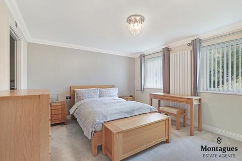 Flat 3, Alexander Court Crows Road, Epping, CM16 5DA