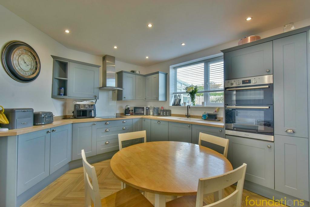 Bexhill Road, St Leonards-on-Sea, TN38 3 bed semi-detached house