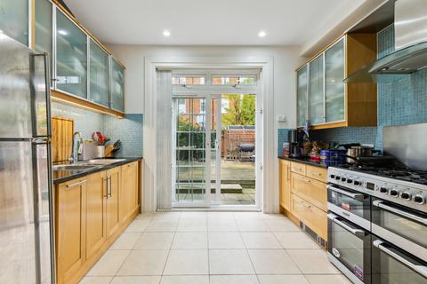 5 bedroom semi-detached house to rent, Compton Road, London