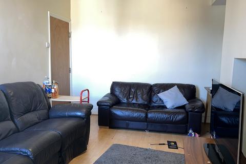 4 bedroom flat to rent, Hazelwood Avenue, Tyne and Wear NE2