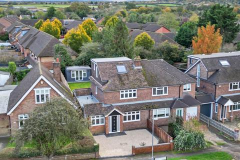 4 bedroom semi-detached house for sale, Falmouth Road, Reading