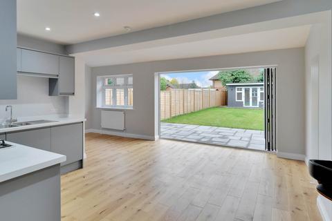 4 bedroom semi-detached house for sale, Falmouth Road, Reading