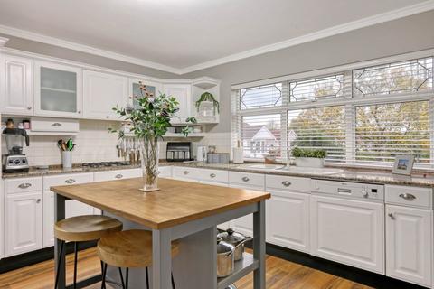 8 Ferguson Avenue, Romford, RM2 6RB