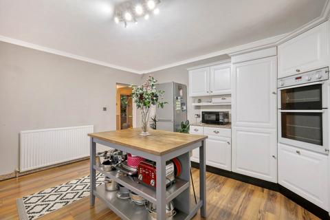 8 Ferguson Avenue, Romford, RM2 6RB