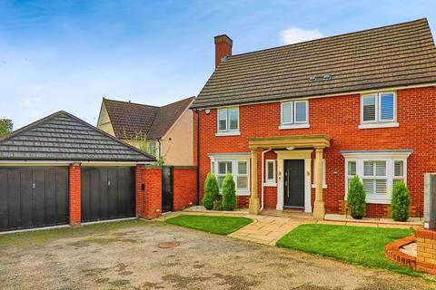 4 bedroom detached house for sale, Church Meadows, Braintree CM7