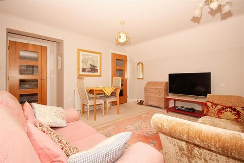 1 bedroom apartment for sale, Wilton Court, Southbank Road, Kenilworth, Warwickshire, CV8 1RX