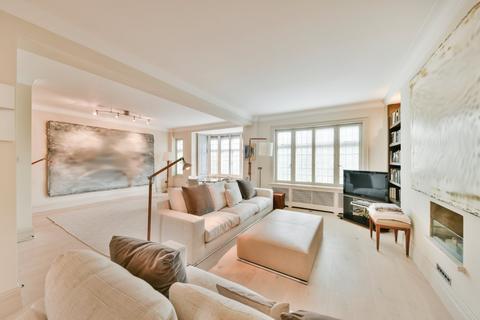 2 bedroom flat for sale, Sloane Street, London